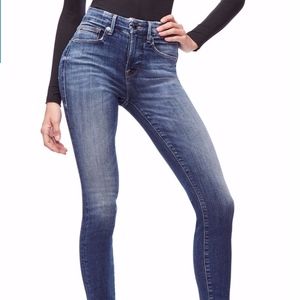 NWT: Good American Good Legs High Rise Raw Hem 32